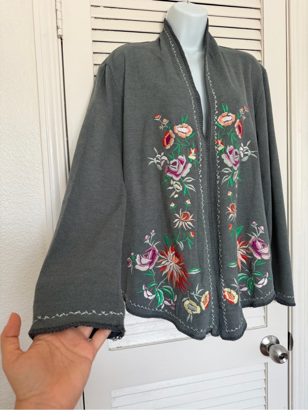Paparazzi Floral Embroidered Open Front Cardigan Jacket Gray Boho Vintage - Picture 4 of 8